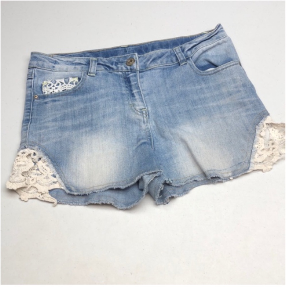 LACE GIRLS DEX HI-RISE JEAN SHORTS (GIRLS)16 😎